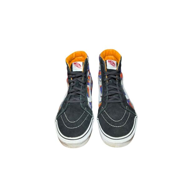 Athletic_Shoes